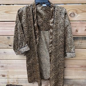 Premier Intimidates Leopard Print Woman’s Robe Size M